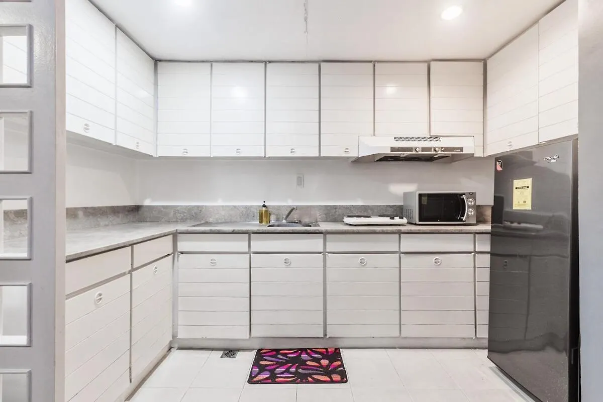 5 Bed Urban Retreat In The Heart Of Poblacion Manila Fülöp-szigetek