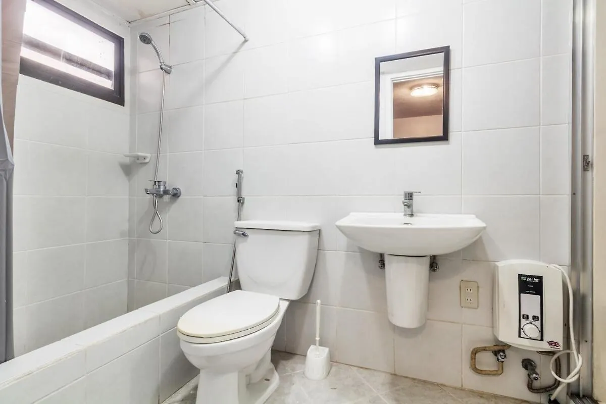 5 Bed Urban Retreat In The Heart Of Poblacion Manila Apartment