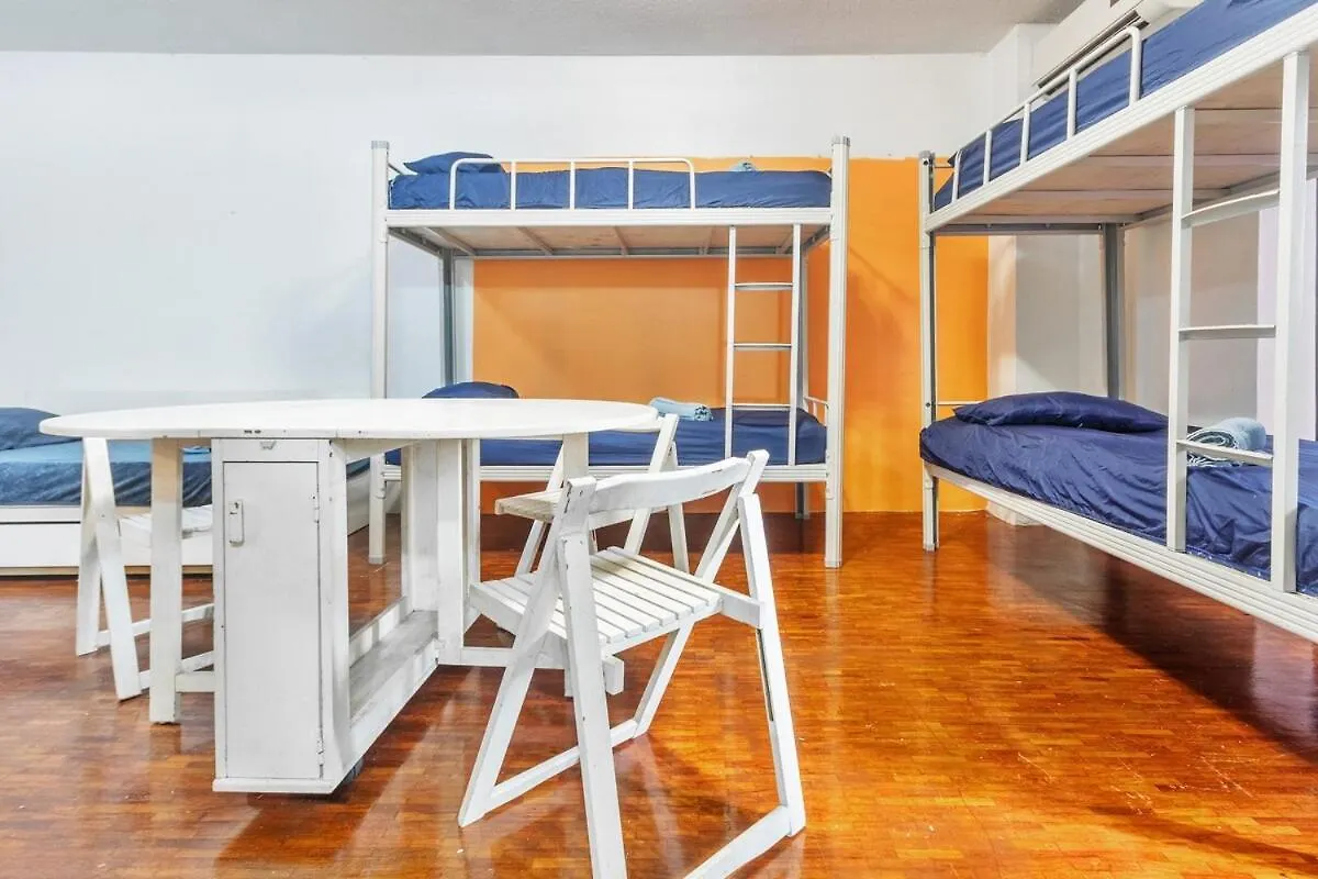 5 Bed Urban Retreat In The Heart Of Poblacion Manila Apartment
